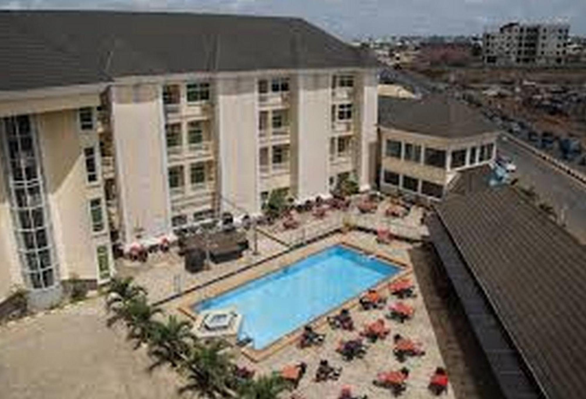Room In Lodge - Hampton Towers Spa Asaba Esterno foto