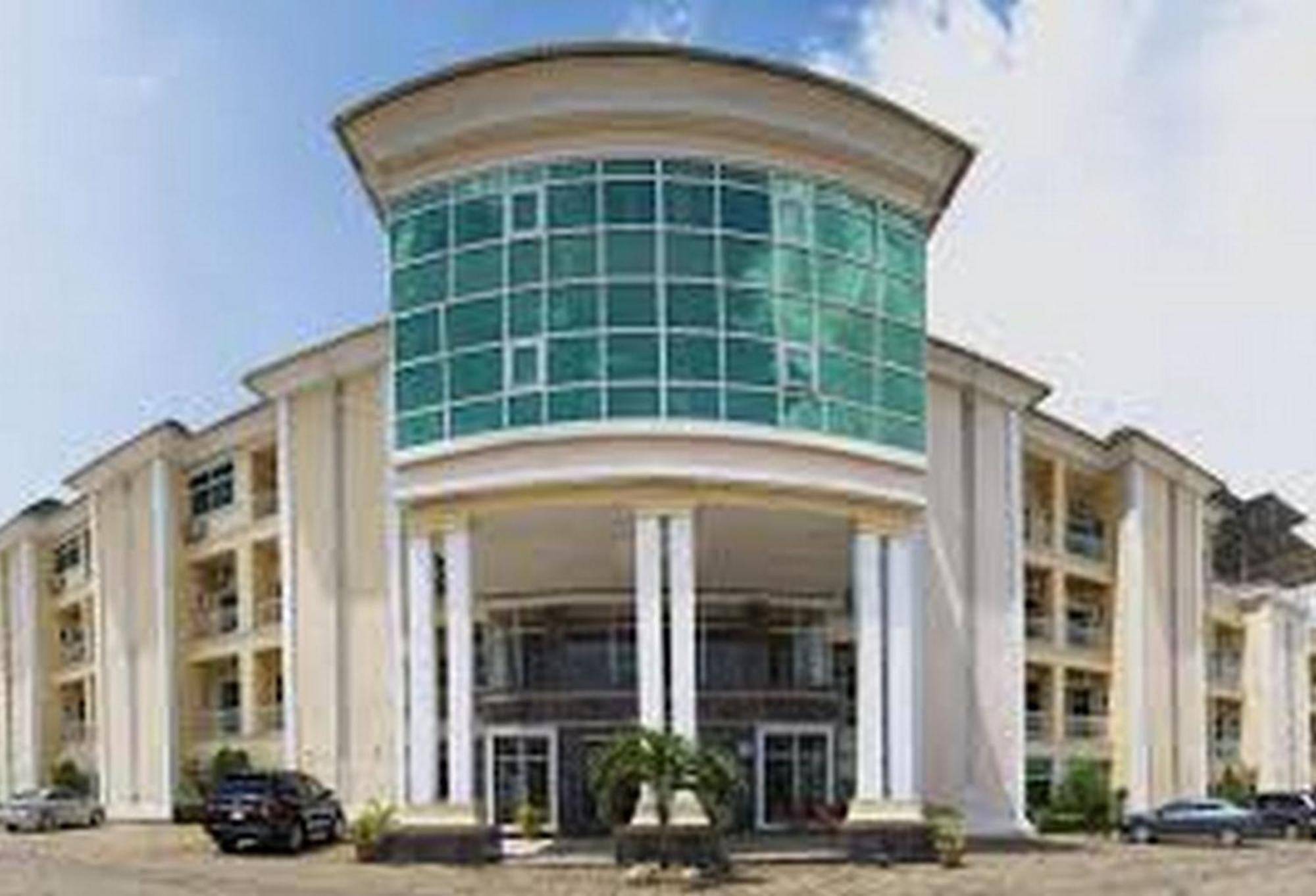Room In Lodge - Hampton Towers Spa Asaba Esterno foto